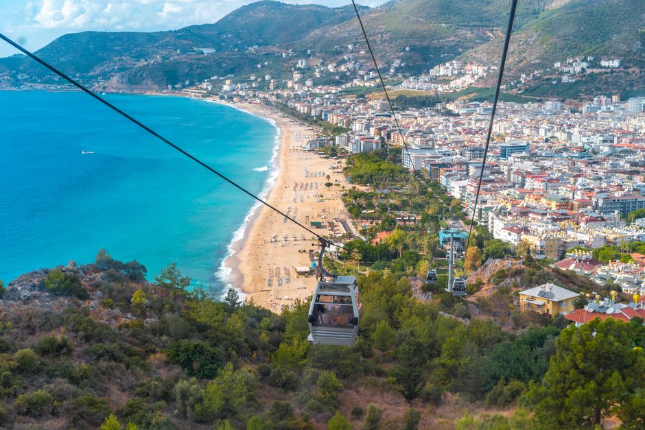Alanya Kalesi'ne çıkan teleferik ve deniz manzarası